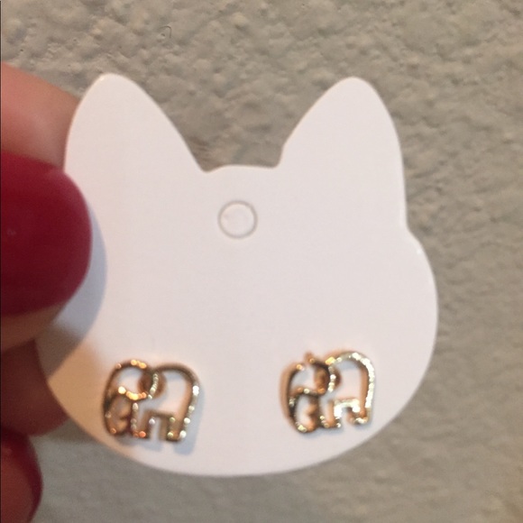 Earrings - Picture 1 of 4